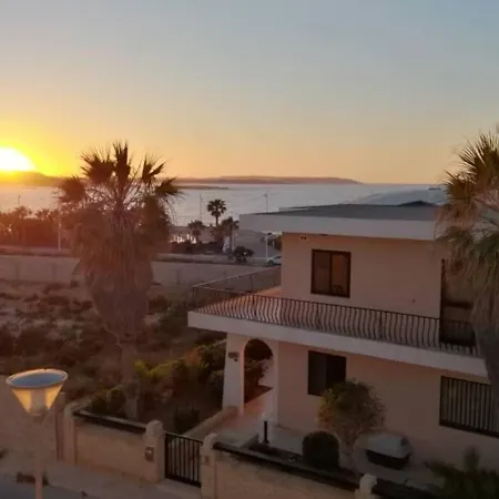 Sunshine Holiday 5 With Spectacular Seaviews